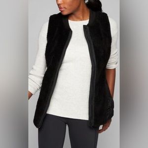 Athleta Responsible Down Tundra Vest Puffer Black Size XS